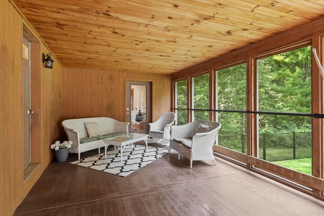 18 Windsor Boulevard, Londonderry, NH 03053