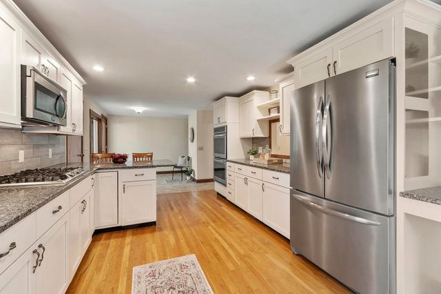 18 Windsor Boulevard, Londonderry, NH 03053