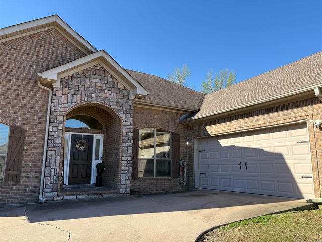 5215 Clayborn Drive, Conway, AR 72034