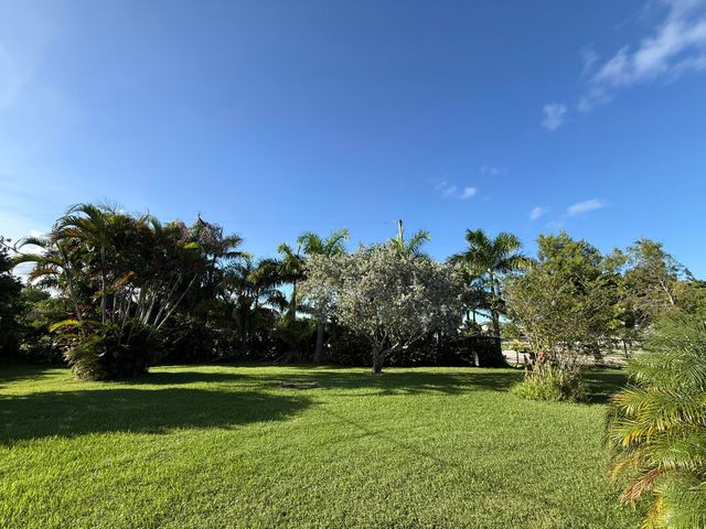 651 Oak Street, Boynton Beach, FL 33435