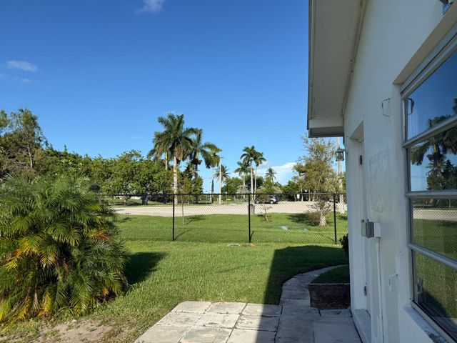 651 Oak Street, Boynton Beach, FL 33435