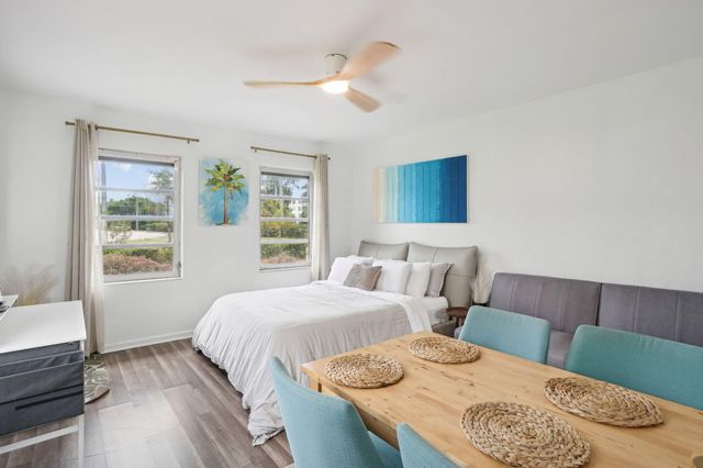 651 Oak Street, Boynton Beach, FL 33435