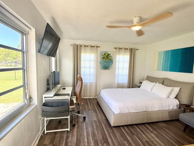 651 Oak Street, Boynton Beach, FL 33435