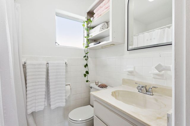 651 Oak Street, Boynton Beach, FL 33435