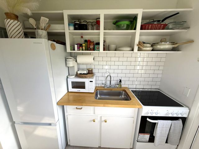 651 Oak Street, Boynton Beach, FL 33435