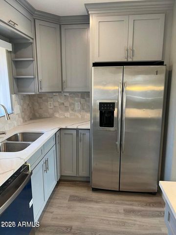 10 E MOUNTAIN VIEW Road, Phoenix, AZ 85020