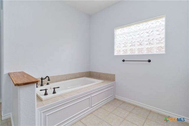 208 Firestone Drive, Marble Falls, TX 78654