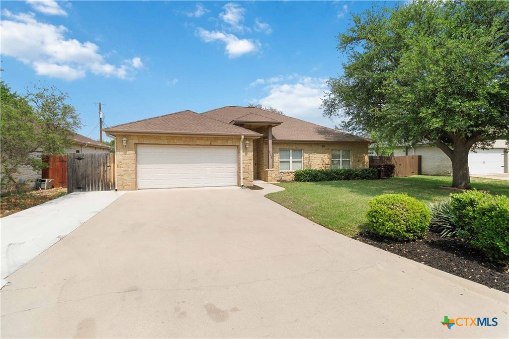 208 Firestone Drive, Marble Falls, TX 78654