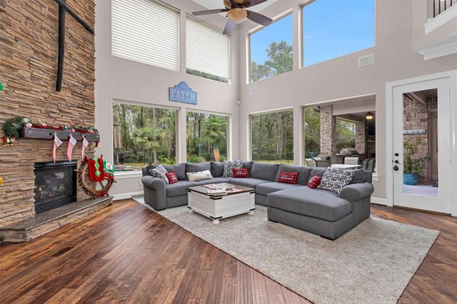 11018 Lake Windcrest, Magnolia, TX 77354