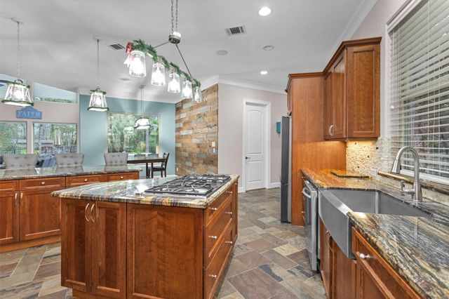 11018 Lake Windcrest, Magnolia, TX 77354