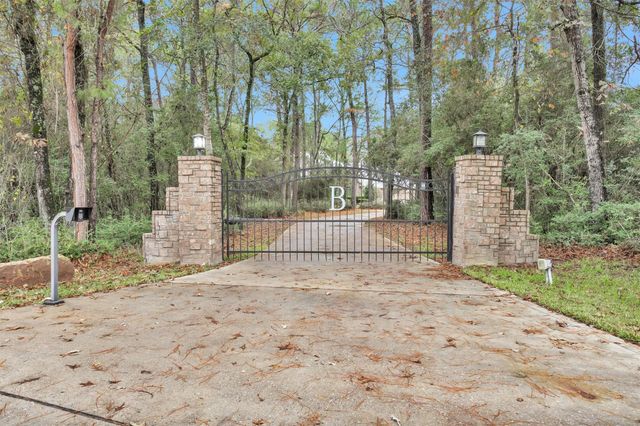 11018 Lake Windcrest, Magnolia, TX 77354