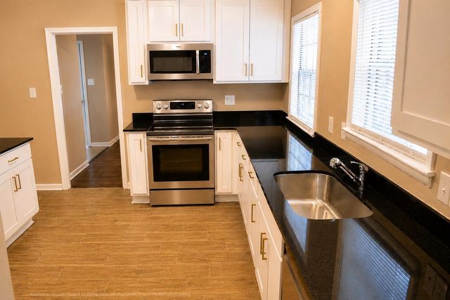 1880 CORNELIA LN, Memphis, TN 38117
