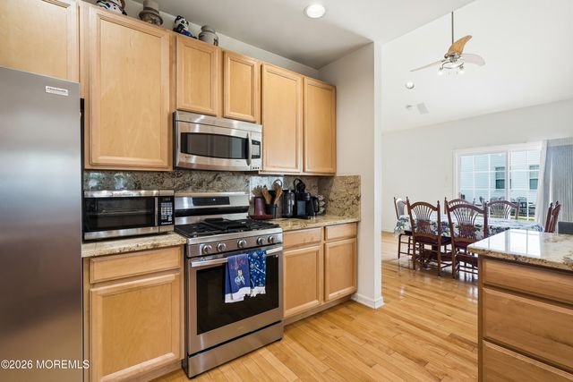 5 Holly Manor Court, Helmetta, NJ 08828