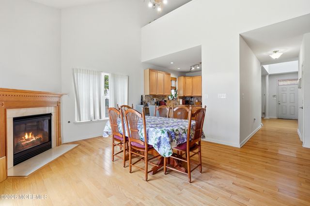5 Holly Manor Court, Helmetta, NJ 08828