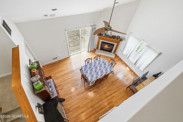 5 Holly Manor Court, Helmetta, NJ 08828