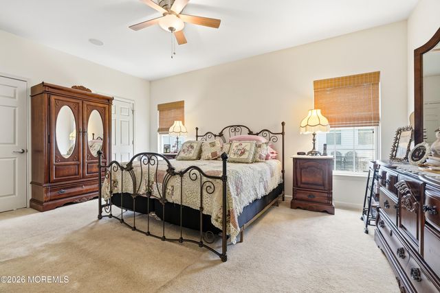 5 Holly Manor Court, Helmetta, NJ 08828