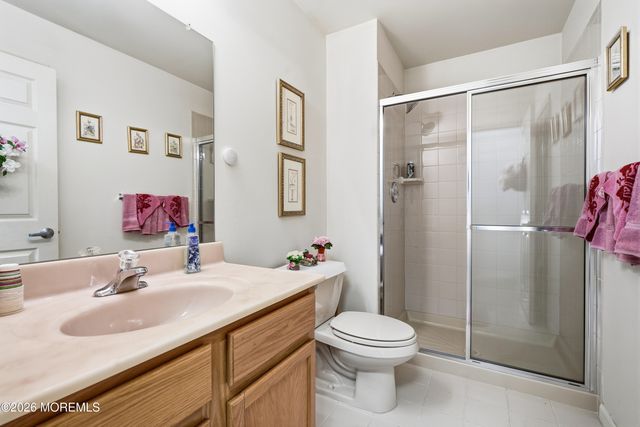 5 Holly Manor Court, Helmetta, NJ 08828