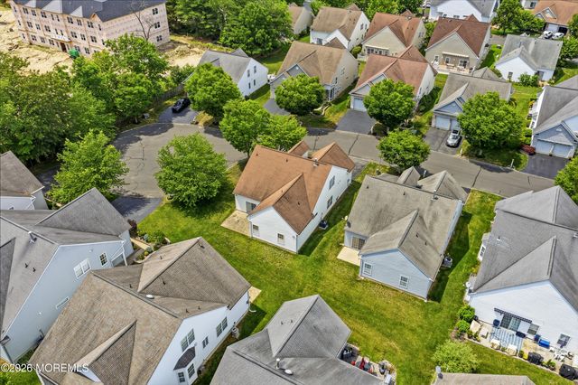 5 Holly Manor Court, Helmetta, NJ 08828