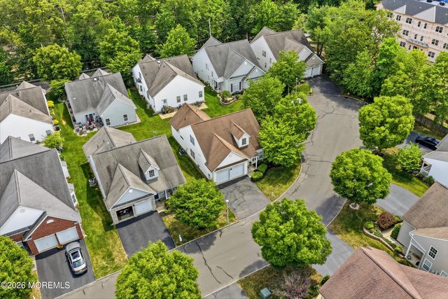 5 Holly Manor Court, Helmetta, NJ 08828