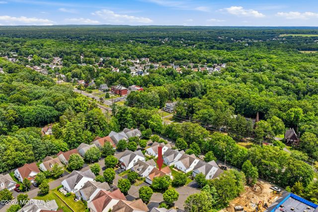 5 Holly Manor Court, Helmetta, NJ 08828