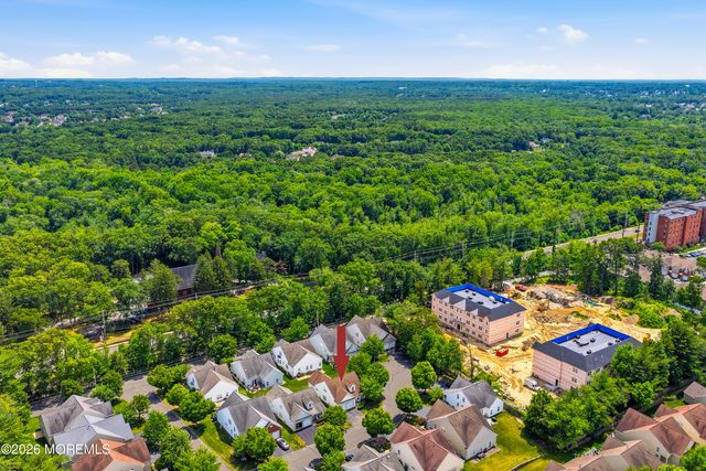 5 Holly Manor Court, Helmetta, NJ 08828