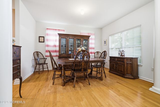 5 Holly Manor Court, Helmetta, NJ 08828
