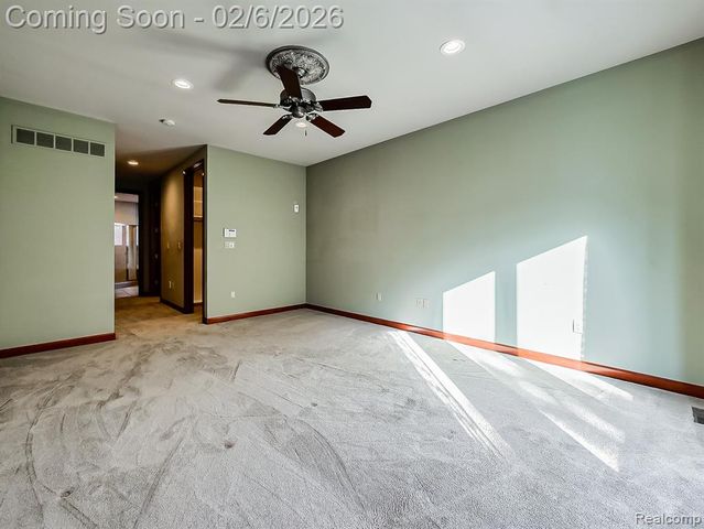 7364 Essex Drive, West Bloomfield, MI 48322