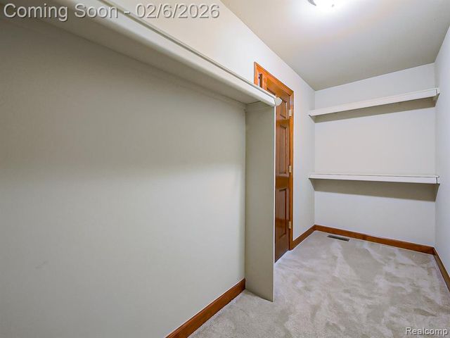 7364 Essex Drive, West Bloomfield, MI 48322