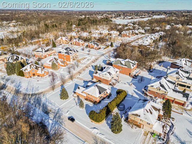 7364 Essex Drive, West Bloomfield, MI 48322