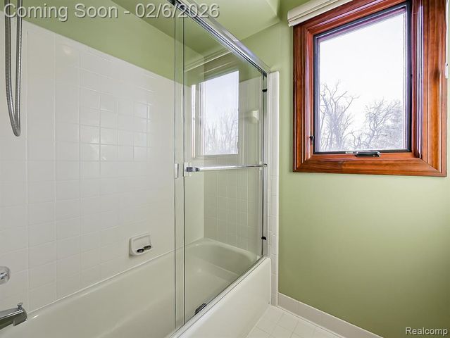 7364 Essex Drive, West Bloomfield, MI 48322