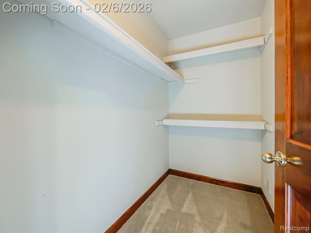 7364 Essex Drive, West Bloomfield, MI 48322