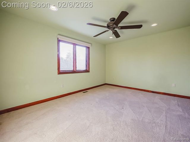 7364 Essex Drive, West Bloomfield, MI 48322