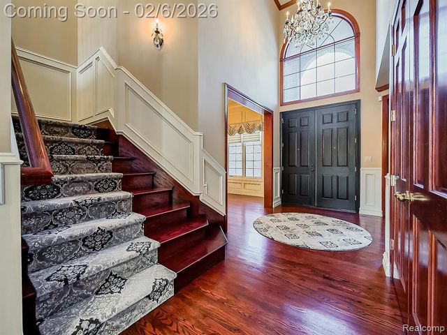 7364 Essex Drive, West Bloomfield, MI 48322