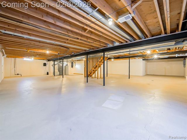 7364 Essex Drive, West Bloomfield, MI 48322