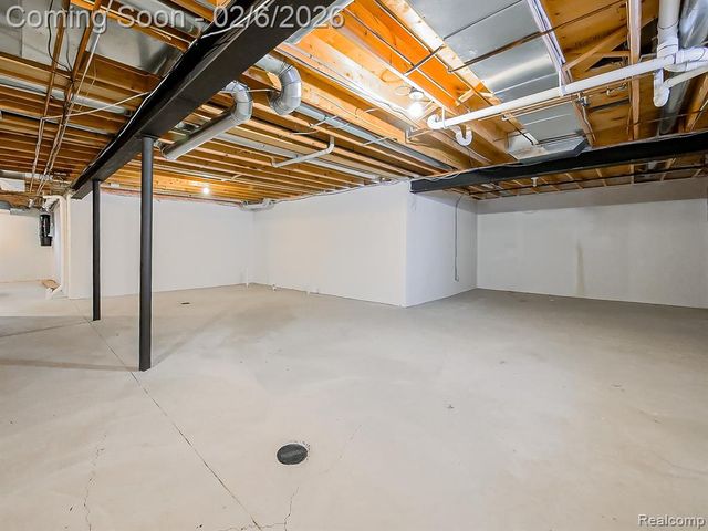 7364 Essex Drive, West Bloomfield, MI 48322