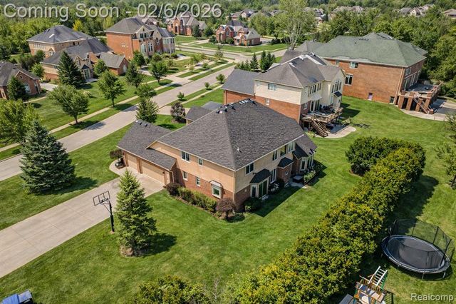 7364 Essex Drive, West Bloomfield, MI 48322