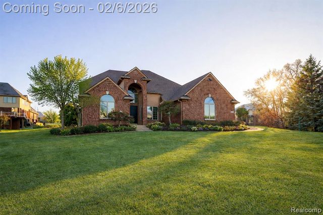 7364 Essex Drive, West Bloomfield, MI 48322