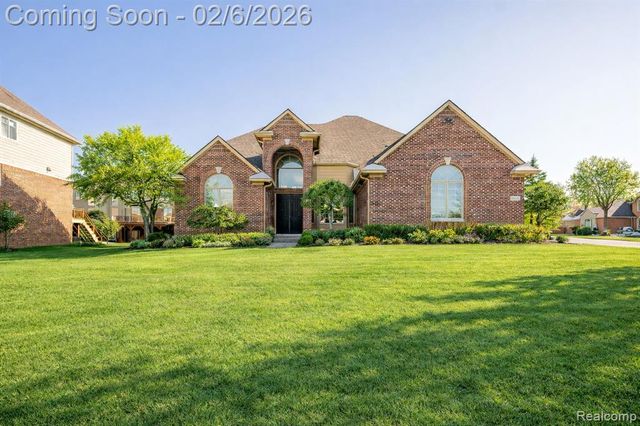7364 Essex Drive, West Bloomfield, MI 48322