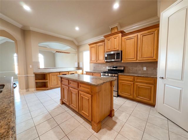 32914 Westwood Square East Drive, Magnolia, TX 77354