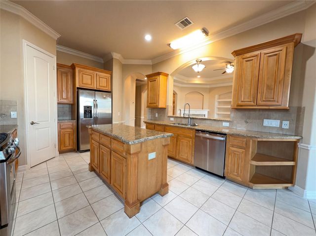 32914 Westwood Square East Drive, Magnolia, TX 77354