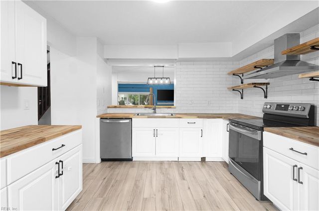 2620 Cove Point PL, Virginia Beach, VA 23454