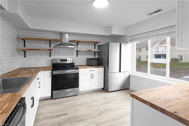 2620 Cove Point PL, Virginia Beach, VA 23454