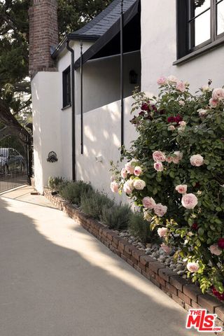 2420 Catherine Road, Altadena, CA 91001