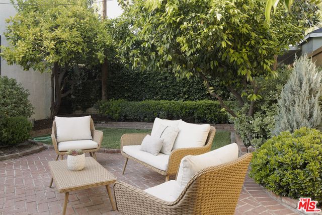 2420 Catherine Road, Altadena, CA 91001