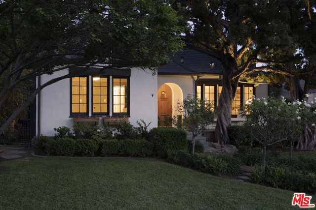 2420 Catherine Road, Altadena, CA 91001