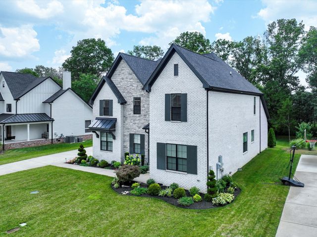 7023 Springwater St, Smyrna, TN 37167