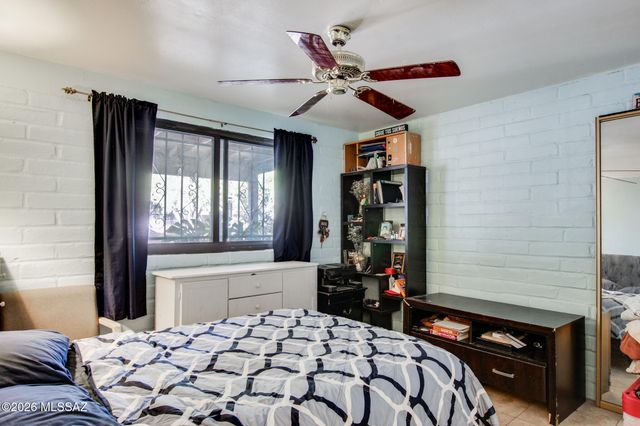 225 W Calle Margarita, Tucson, AZ 85706