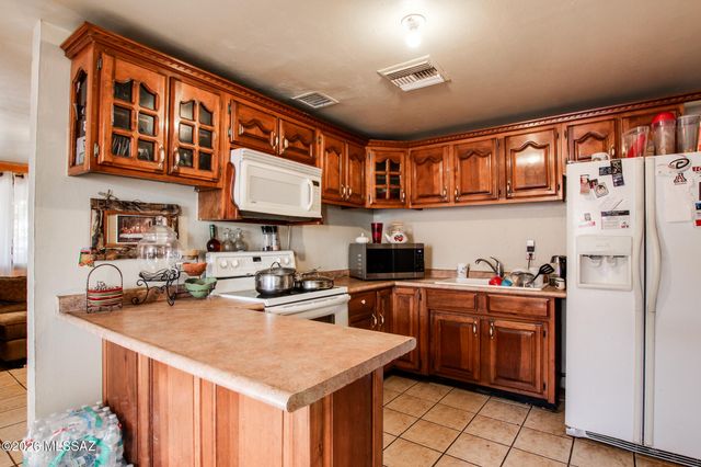 225 W Calle Margarita, Tucson, AZ 85706