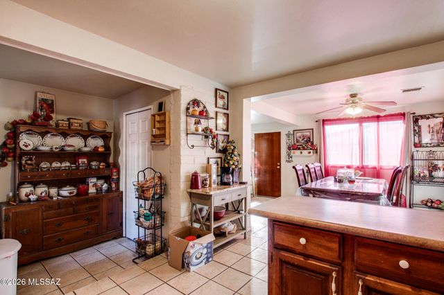 225 W Calle Margarita, Tucson, AZ 85706