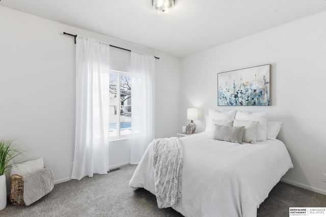 15127 Tibbles Street, Omaha, NE 68116